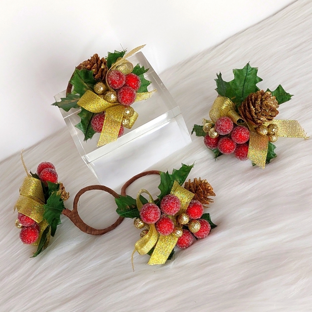 Berry Pine Napkin Rings - Picture 2 of 3